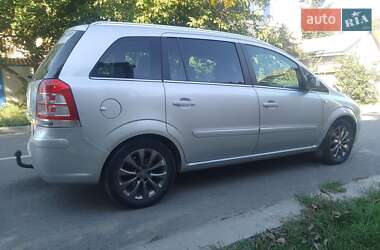 Минивэн Opel Zafira 2011 в 