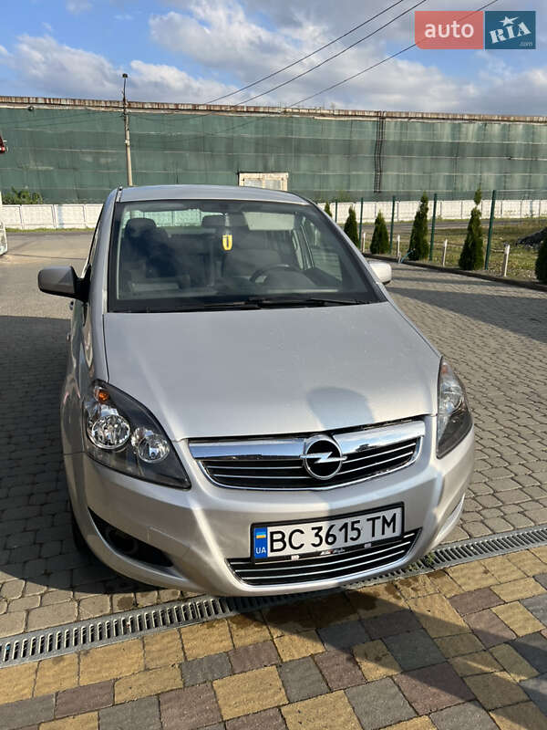 Opel Zafira 2011