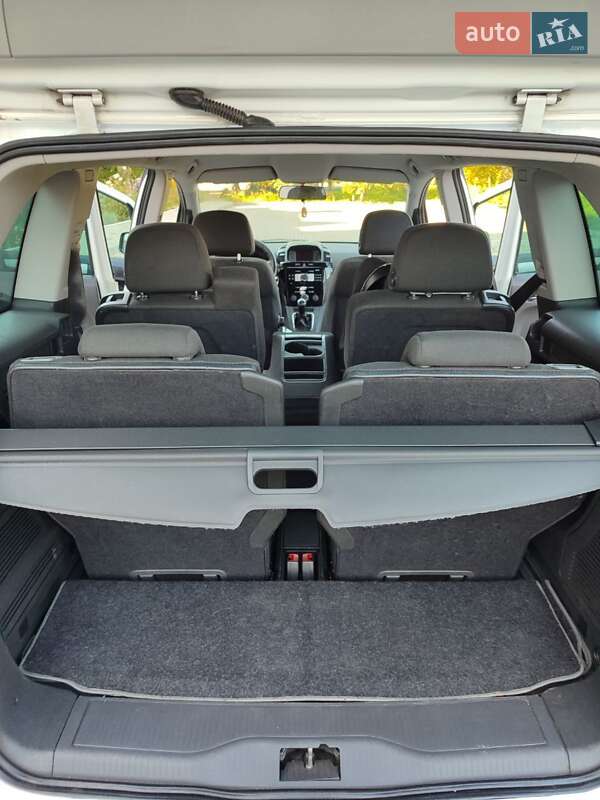 Минивэн Opel Zafira 2011 в Дубно
