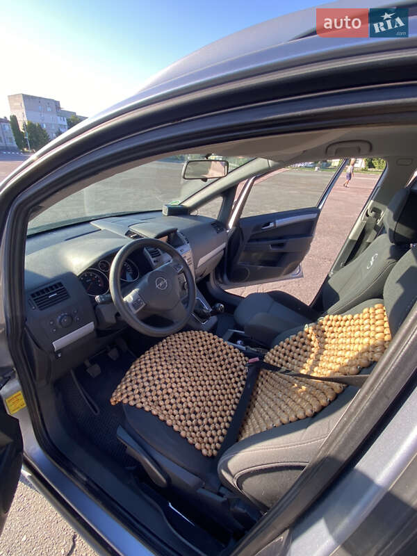 Мінівен Opel Zafira 2006 в Андрушівці
