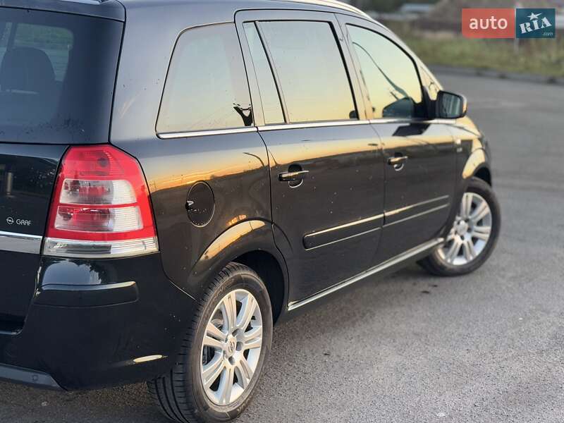 Мінівен Opel Zafira 2012 в Шепетівці