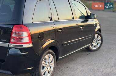 Минивэн Opel Zafira 2012 в 