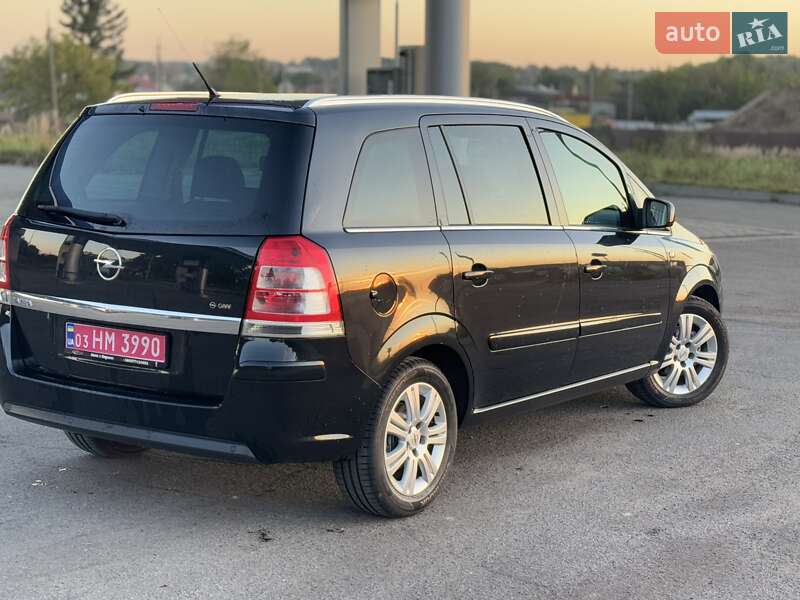 Мінівен Opel Zafira 2012 в Шепетівці