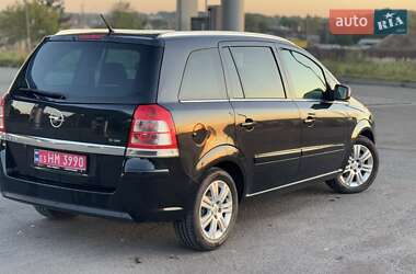 Минивэн Opel Zafira 2012 в 