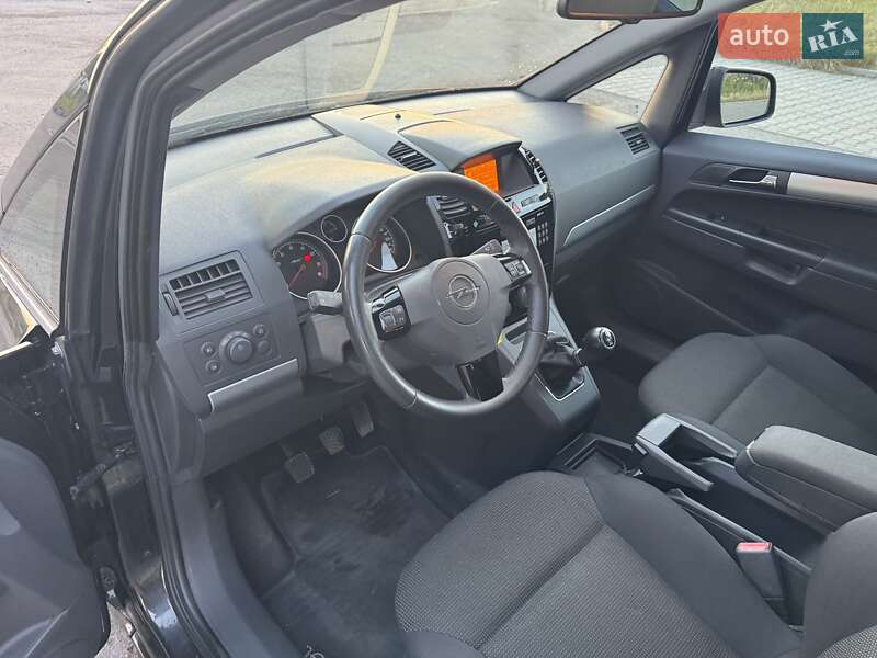 Мінівен Opel Zafira 2012 в Шепетівці