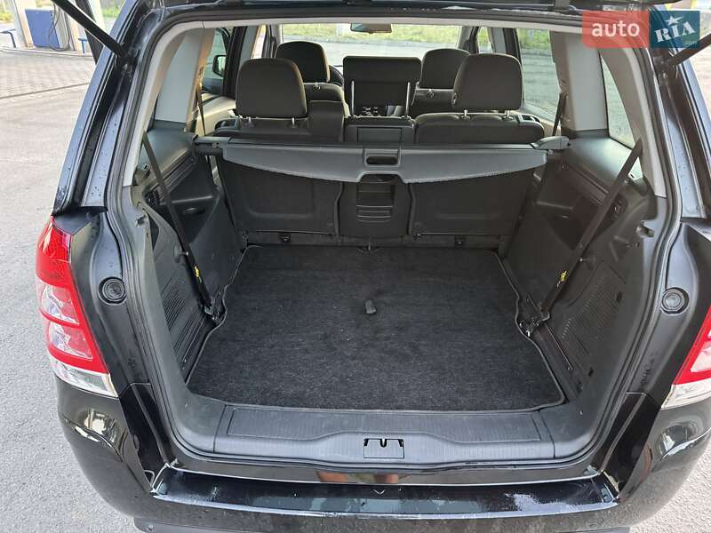Мінівен Opel Zafira 2012 в Шепетівці