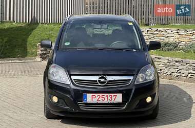 Минивэн Opel Zafira 2010 в 