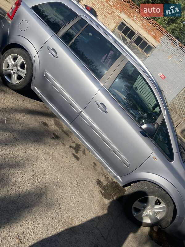 Мінівен Opel Zafira 2008 в Радомишлі