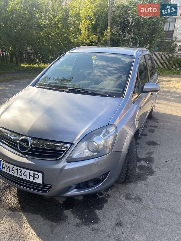 Мінівен Opel Zafira 2008 в Радомишлі