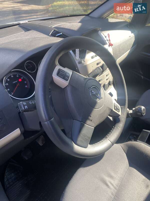 Мінівен Opel Zafira 2008 в Радомишлі