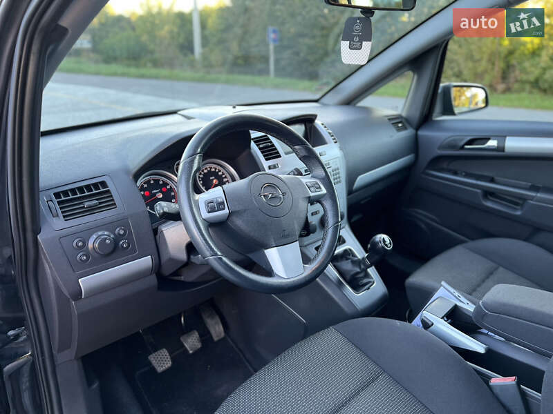 Мінівен Opel Zafira 2009 в Старокостянтинові