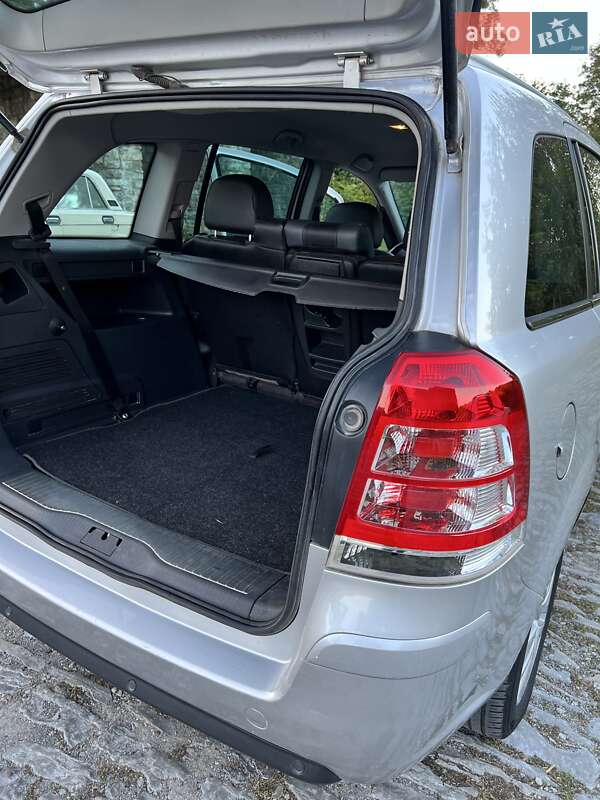 Мінівен Opel Zafira 2008 в Кам'янець-Подільському