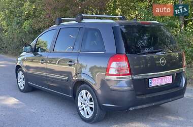 Минивэн Opel Zafira 2012 в 