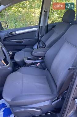 Минивэн Opel Zafira 2012 в 