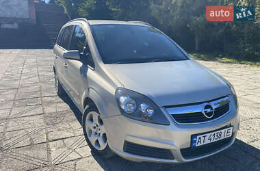 Минивэн Opel Zafira 2005 в 