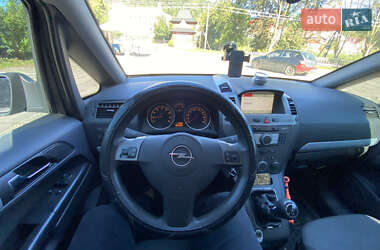Минивэн Opel Zafira 2005 в 