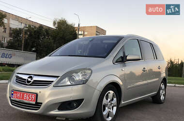 Минивэн Opel Zafira 2008 в Ровно
