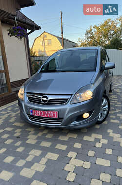 Минивэн Opel Zafira 2010 в Казатине