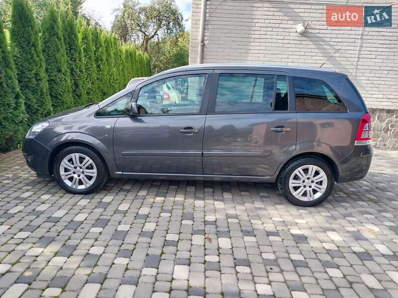 Мінівен Opel Zafira 2011 в Ходореві