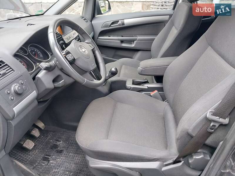 Мінівен Opel Zafira 2011 в Ходореві