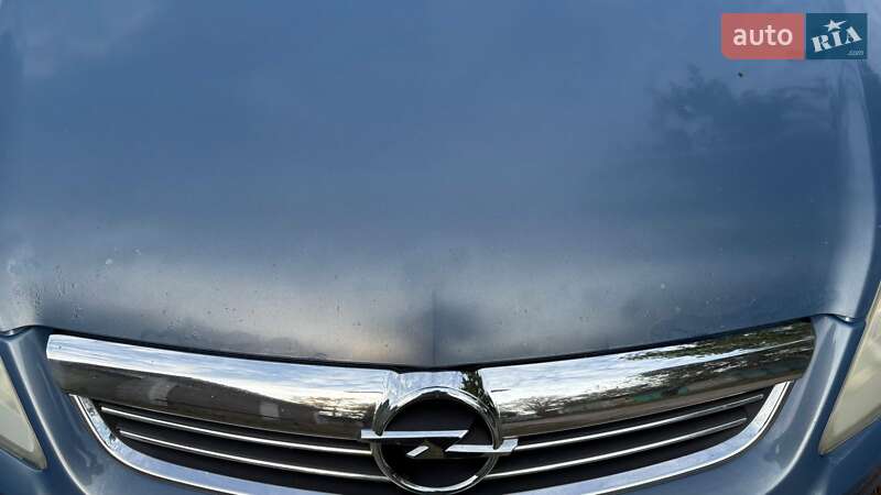 Минивэн Opel Zafira 2008 в Харькове