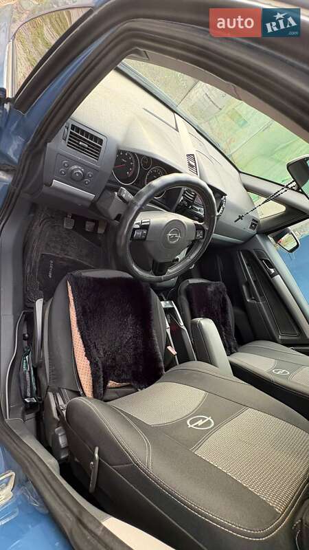 Минивэн Opel Zafira 2008 в Харькове
