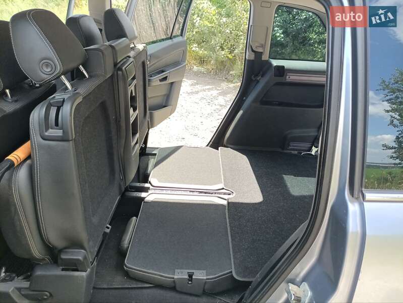 Минивэн Opel Zafira 2007 в Ладыжине