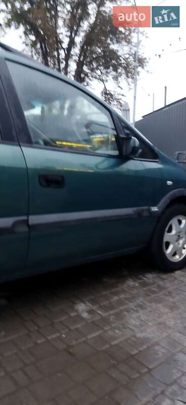 Минивэн Opel Zafira 2001 в Каменец-Подольском
