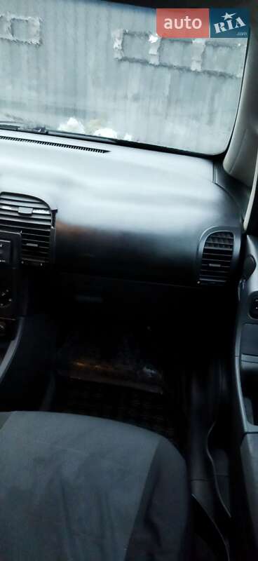 Минивэн Opel Zafira 2001 в Каменец-Подольском