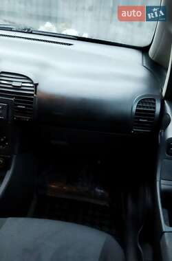 Минивэн Opel Zafira 2001 в 