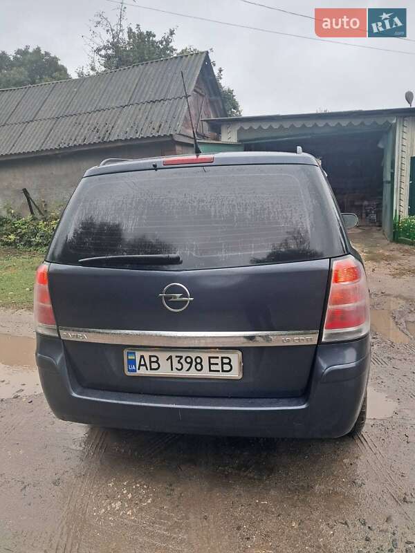 Минивэн Opel Zafira 2007 в Крыжополе