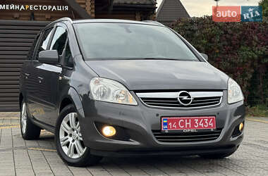 Минивэн Opel Zafira 2010 в 