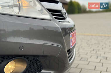 Минивэн Opel Zafira 2010 в 