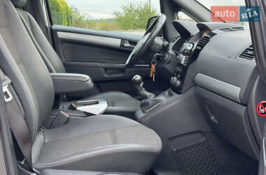 Минивэн Opel Zafira 2010 в 