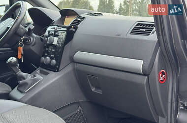 Минивэн Opel Zafira 2010 в 