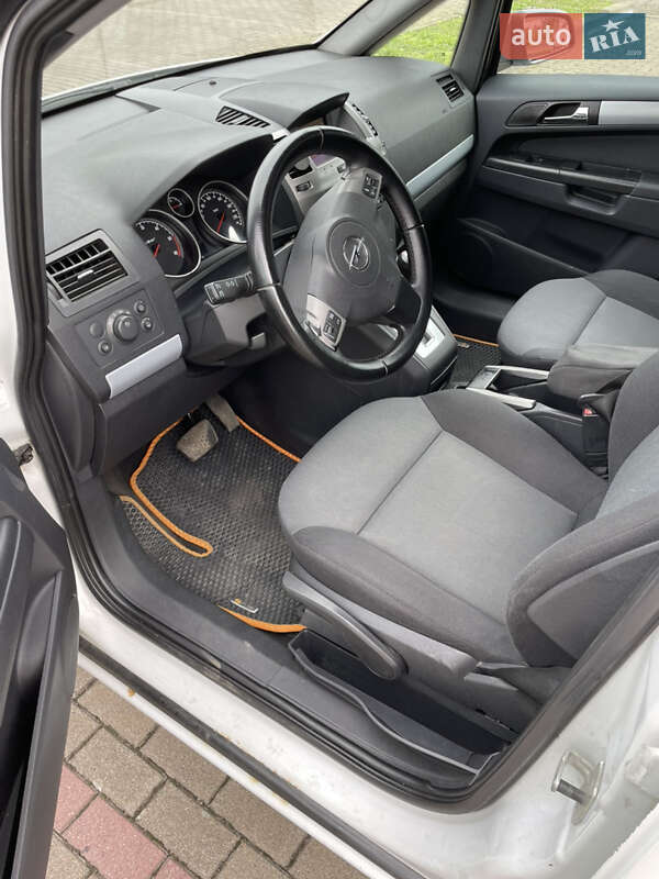 Минивэн Opel Zafira 2006 в Виноградове фото 3 Минивэн Opel Zafira 2006 в Виноградове