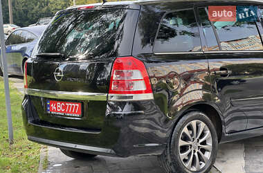 Минивэн Opel Zafira 2011 в 