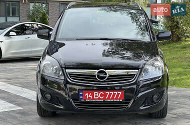 Минивэн Opel Zafira 2011 в 