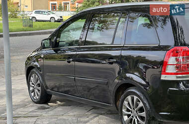 Минивэн Opel Zafira 2011 в 