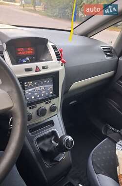 Минивэн Opel Zafira 2008 в Смеле