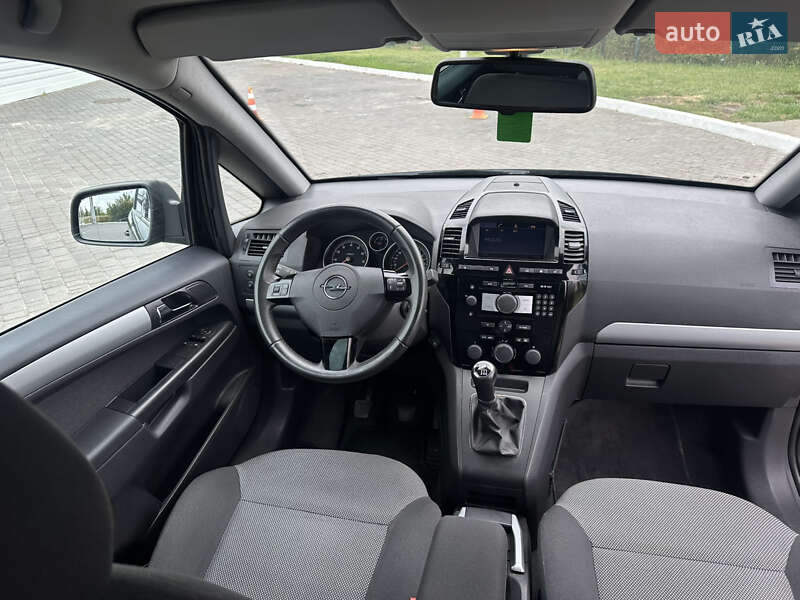 Минивэн Opel Zafira 2010 в Одессе