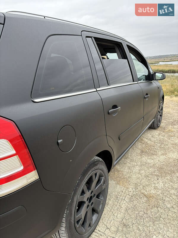 Минивэн Opel Zafira 2008 в Николаеве
