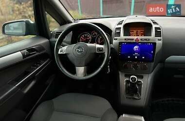 Минивэн Opel Zafira 2012 в 