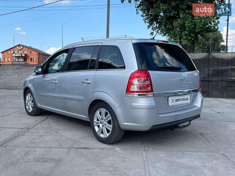 Минивэн Opel Zafira 2011 в Киеве фото 7 Минивэн Opel Zafira 2011 в Киеве