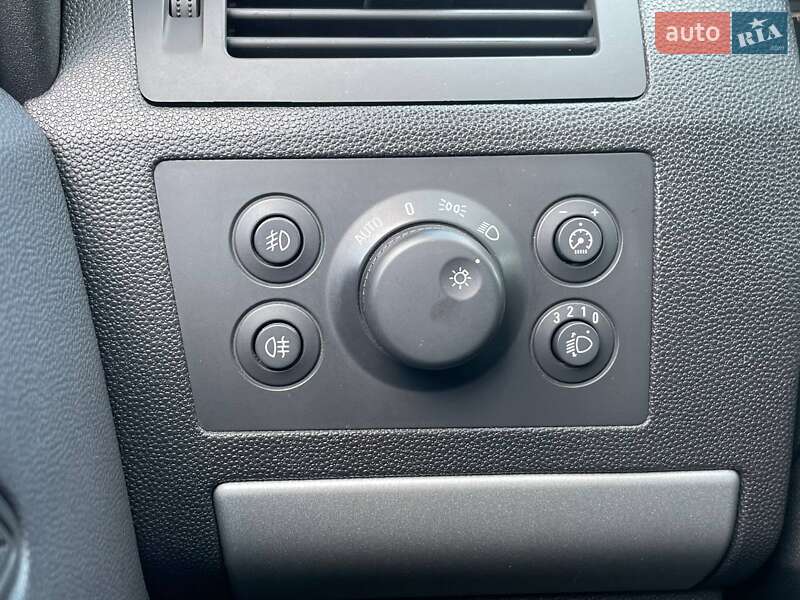 Минивэн Opel Zafira 2011 в Киеве фото 25 Минивэн Opel Zafira 2011 в Киеве