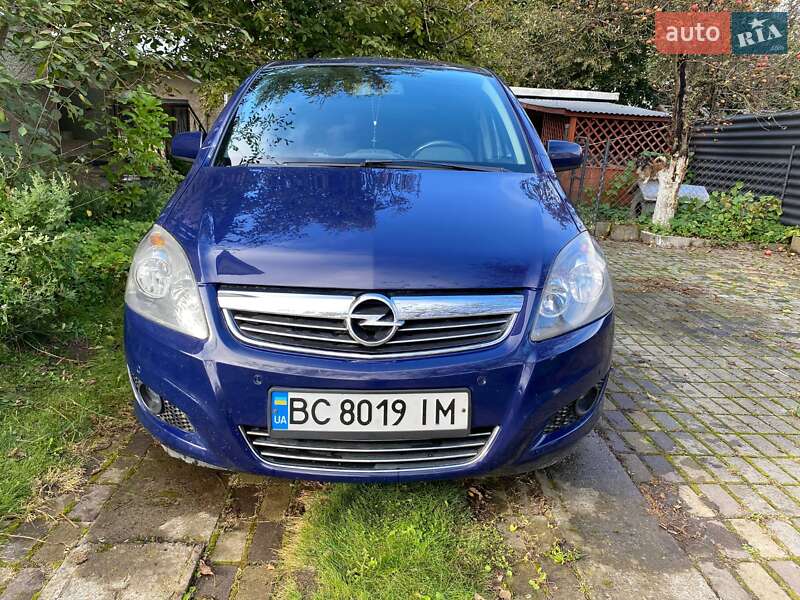 Минивэн Opel Zafira 2010 в Рудки