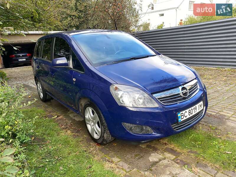 Минивэн Opel Zafira 2010 в Рудки