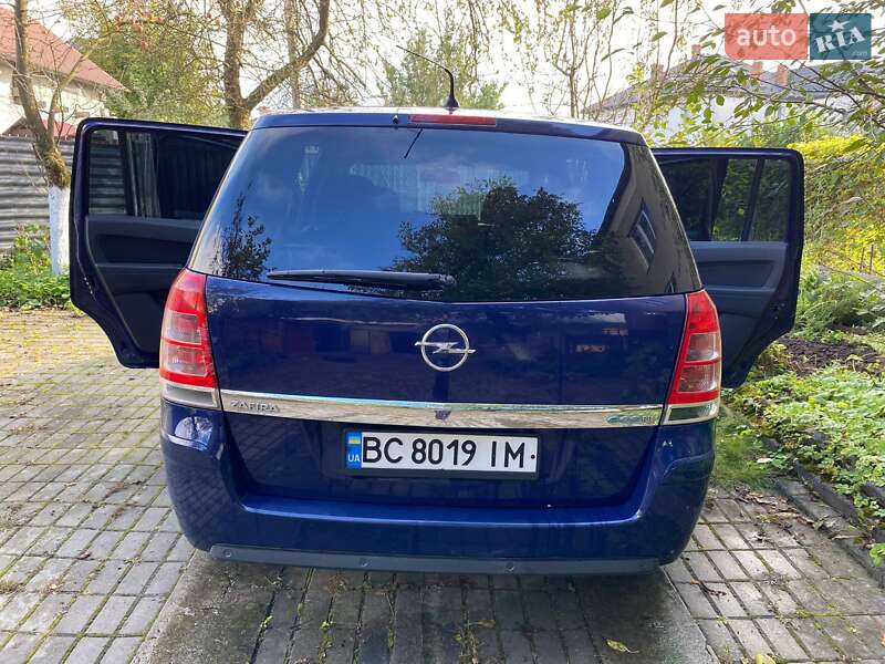 Минивэн Opel Zafira 2010 в Рудки