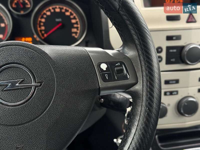 Минивэн Opel Zafira 2008 в Киеве фото 26 Минивэн Opel Zafira 2008 в Киеве