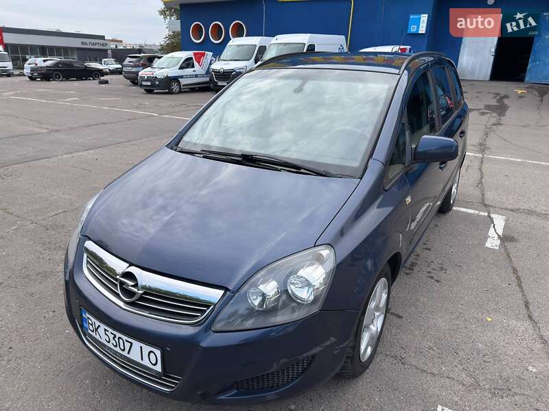 Минивэн Opel Zafira 2012 в Ровно